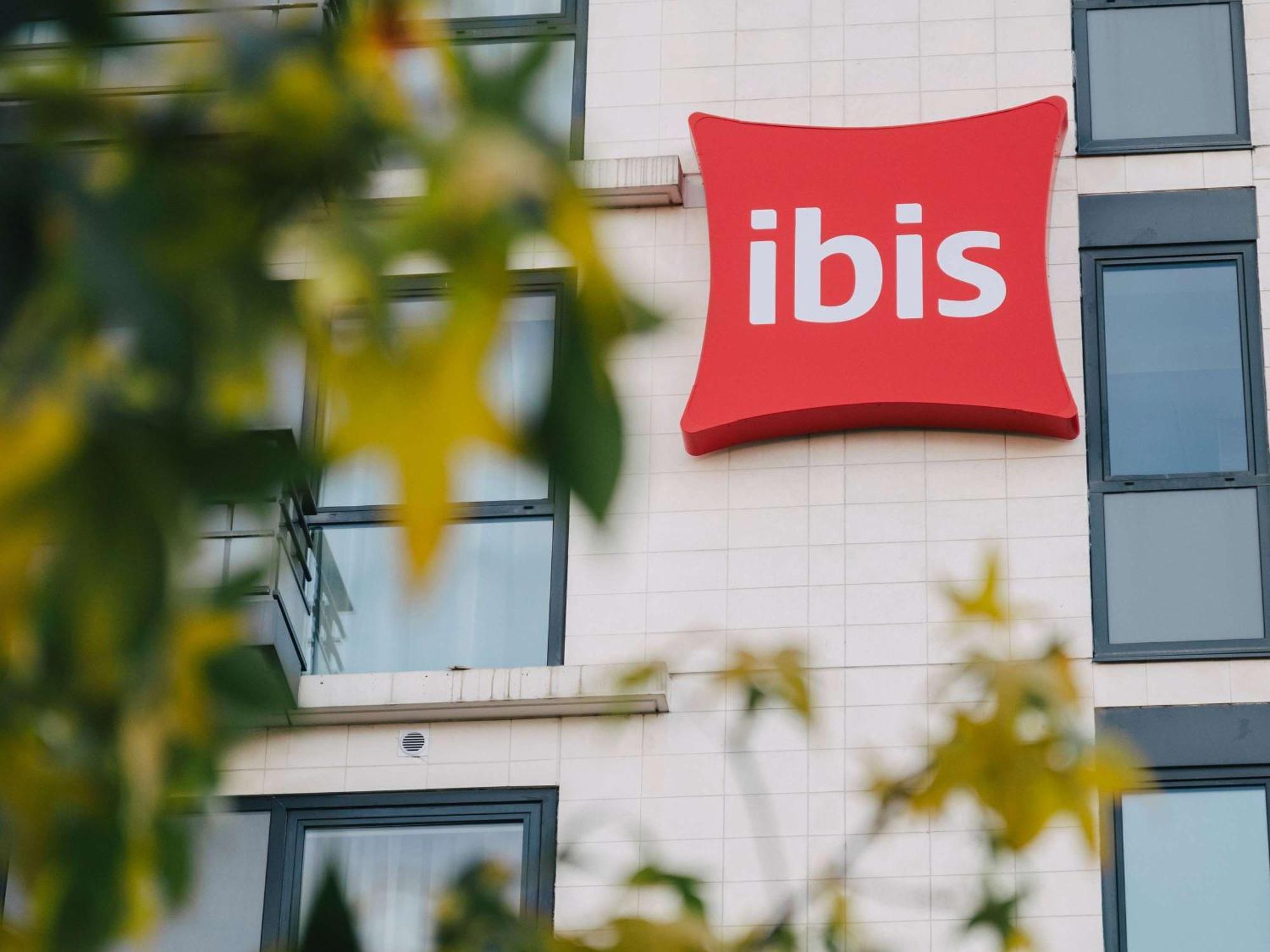 Ibis Rouen Centre Rive Droite Pasteur Hotell Eksteriør bilde